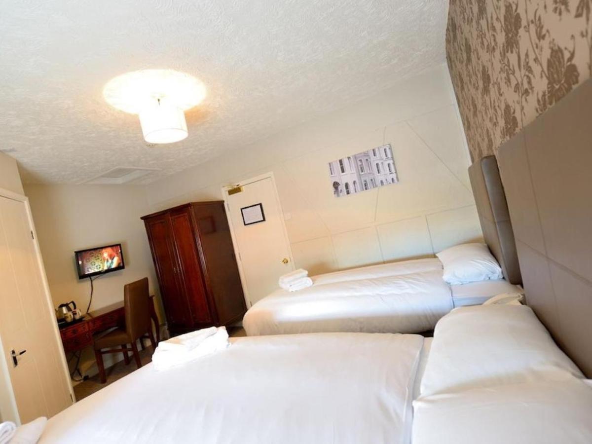 Savoy Country Inn St Clears Bagian luar foto