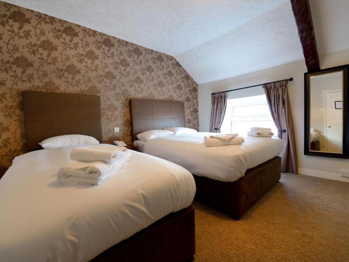 Savoy Country Inn St Clears Bagian luar foto