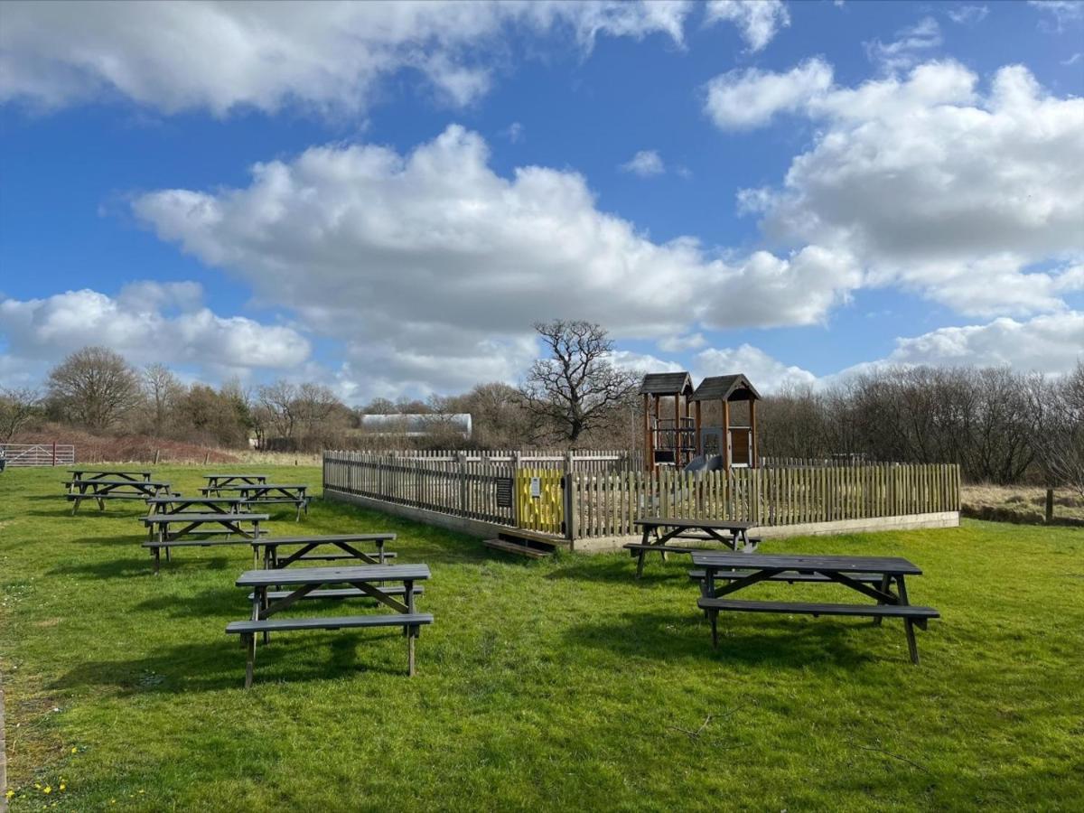 Savoy Country Inn St Clears Bagian luar foto